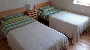 2 bedrooms, linens