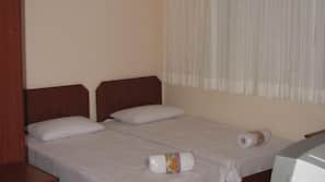 Free WiFi, linens