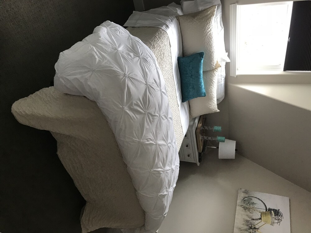 Beautiful Home at Lake Cowichan Marina. Lake Cowichan Vrbo