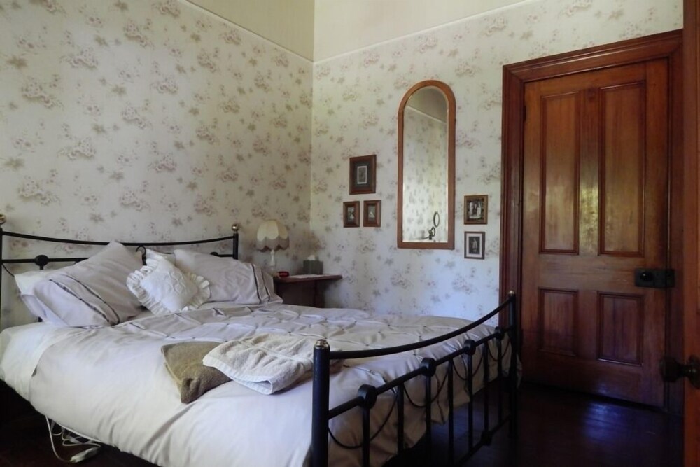 Beautiful old villa apartment in charming setting. Deals & Reviews