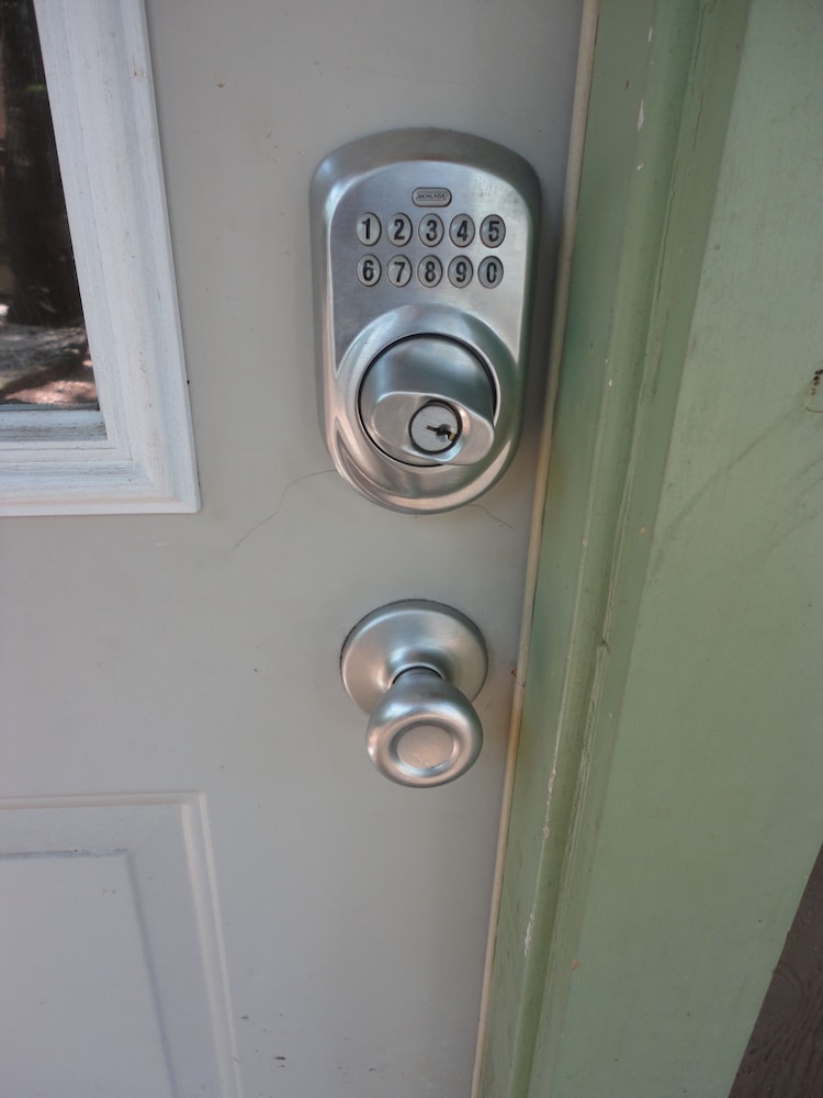 Best Central Location/Private Urban Oasis/ Travis Heights Near SoCo & Downtown