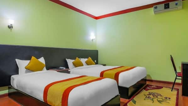 In-room safe, soundproofing, free WiFi, linens