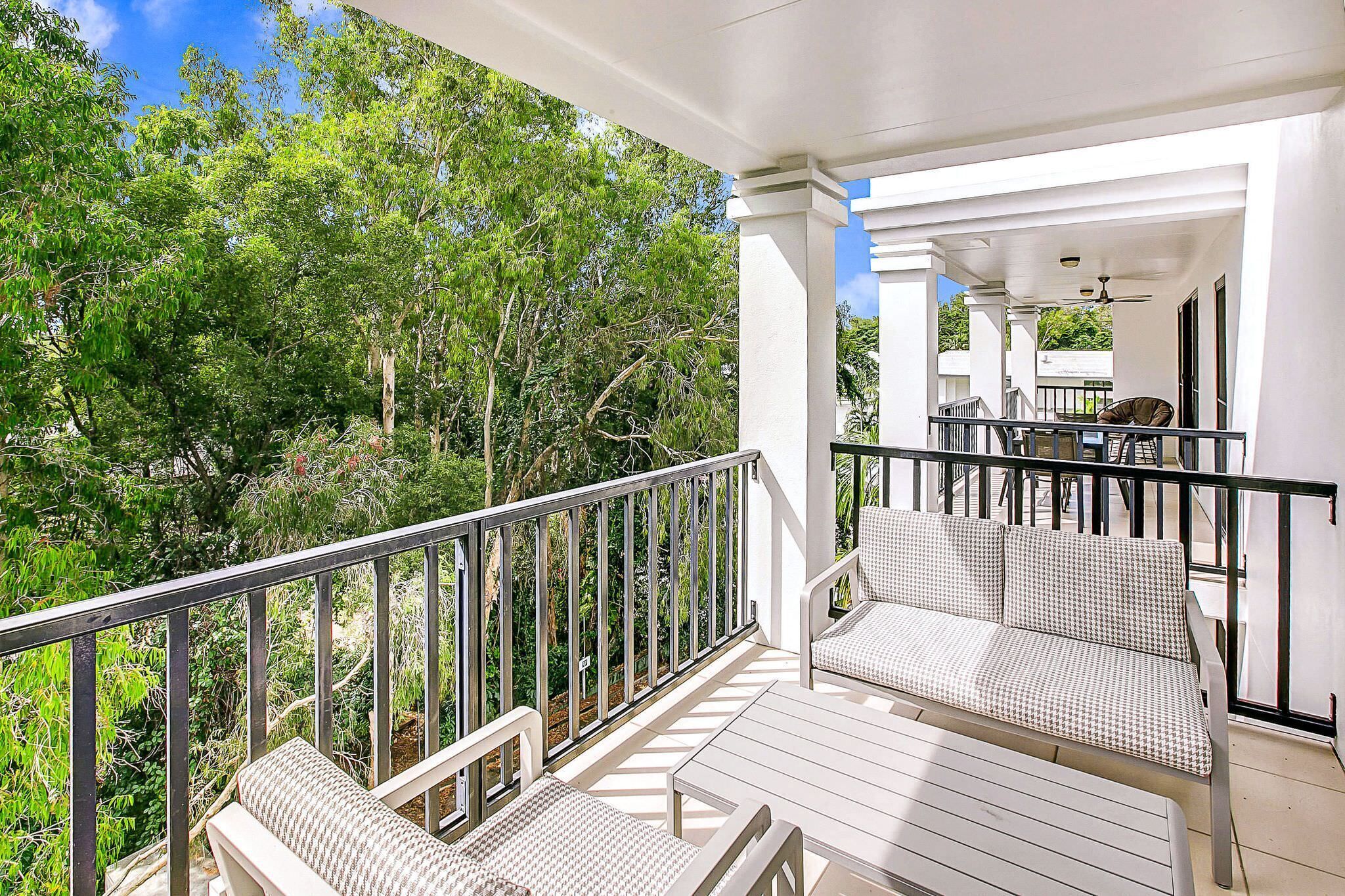 Boutique 3 bedrom 2 bathrm various styles @ Elysium Apartments