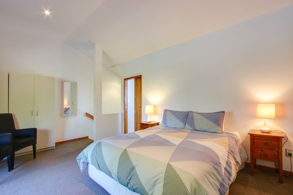 Woolshed Apartment No.4 Havelock North Apartment Deals & Reviews