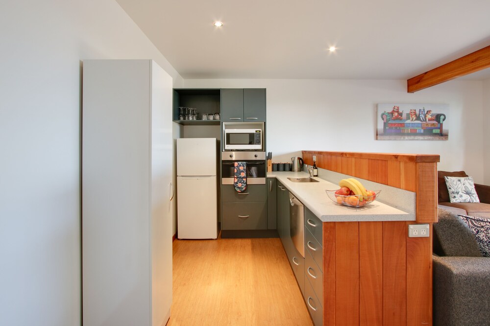 Woolshed Apartment No.4 Havelock North Apartment Deals & Reviews