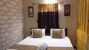 Blackout curtains, free WiFi, linens