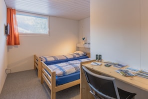 Twin Room, Shared Bathroom | Soundproofing, free WiFi