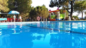 Seasonal outdoor pool