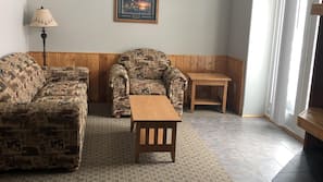 2 bedrooms, Internet, linens