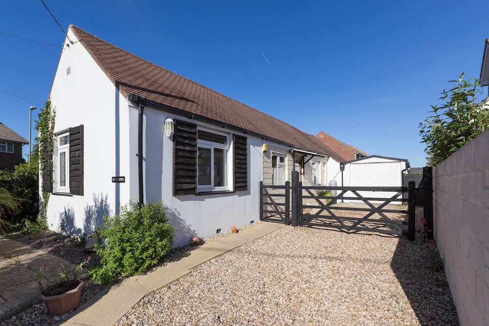 Milford On Sea Detached Bungalow In Lymington Hotel Rates