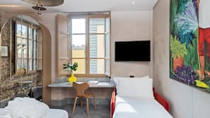 Egyptian cotton sheets, premium bedding, minibar, in-room safe