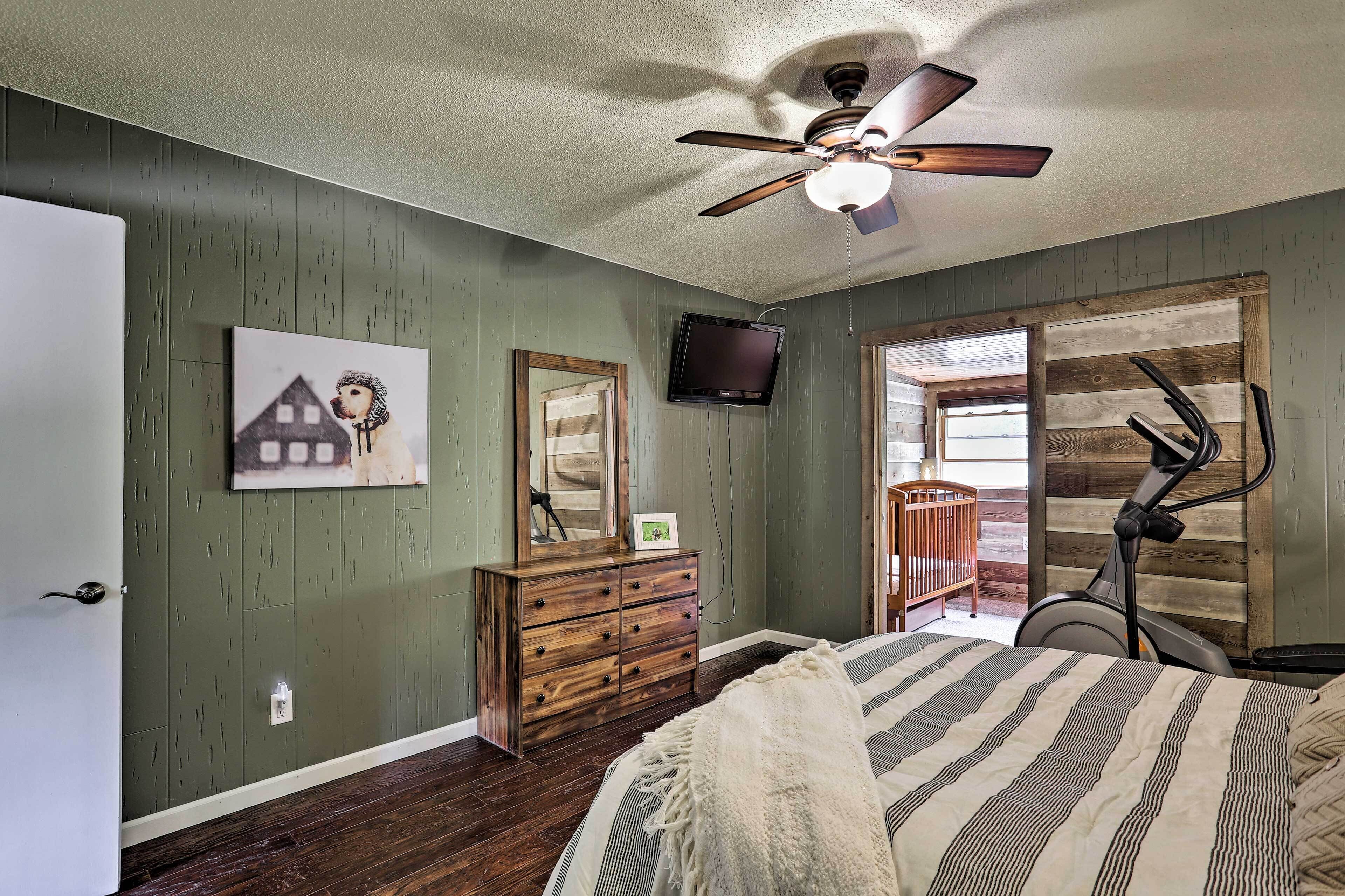 Rapid Creek Waterfront Cabin in Black Hills! in Rapid City, United States