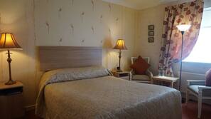 In-room safe, iron/ironing board, free WiFi, linens
