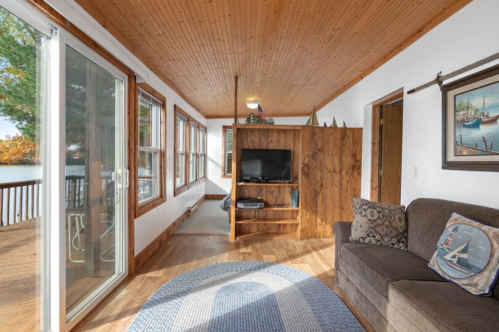 Brooks Lake 9 bedroom Historic Vacation Home in Newaygo Best Rates