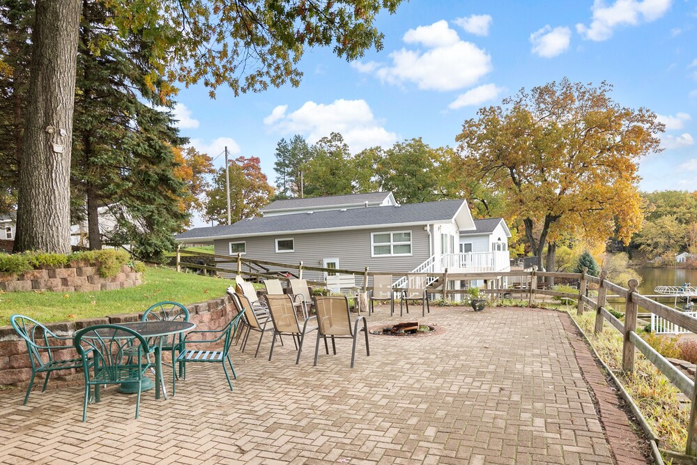 Brooks Lake 9 bedroom Historic Vacation Home in Newaygo Best Rates