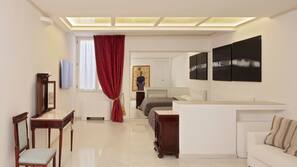 Minibar, in-room safe, free WiFi, linens