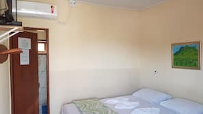 Minibar, blackout drapes, free WiFi, bed sheets