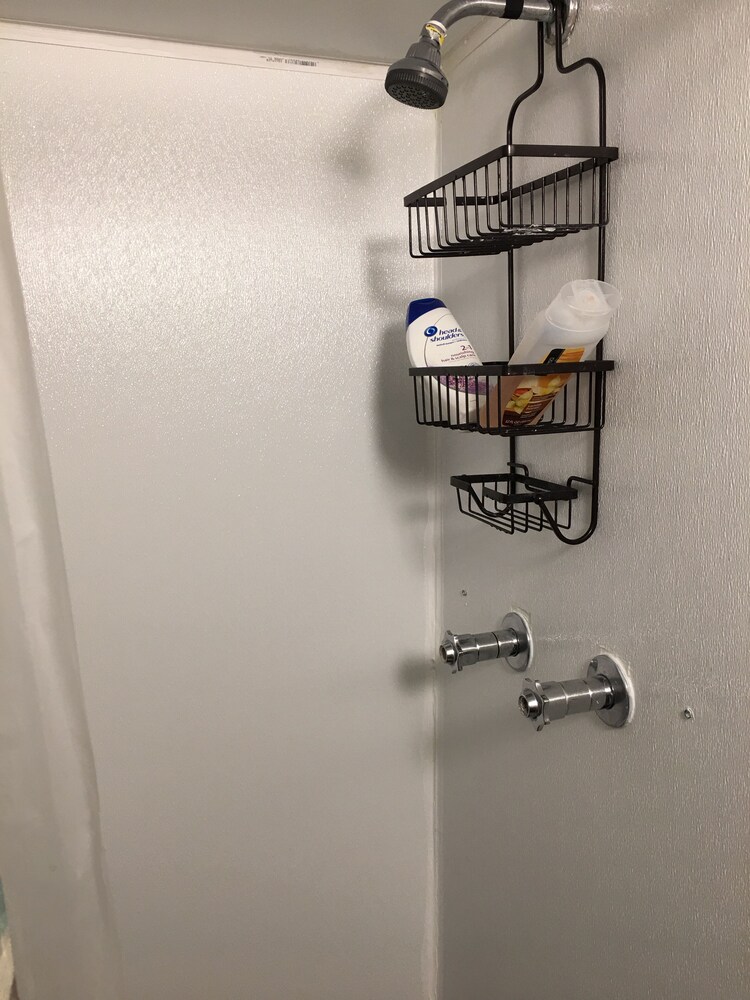 6BRM-2Bath Home Quiet near NY City w/Parking WiFi