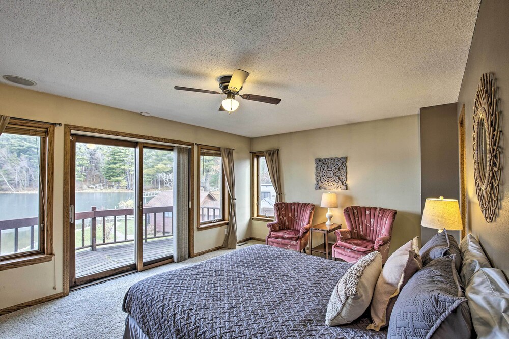 Lakefront Eau Galle Home w/ Hot Tub & Fire Pit Eau Galle Vrbo