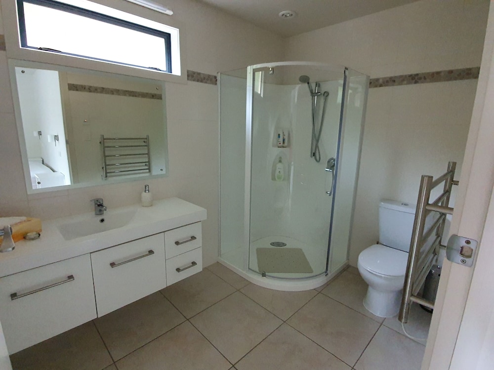 Wainui Absolute Beachfront Studio Unit Deals & Reviews (Gisborne, NZL