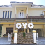 Oyo Rooms Hotels In Ambarawa Expedia