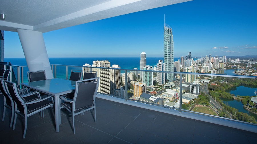 Circle on Cavill - Private Apartments