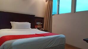 Free WiFi, linens