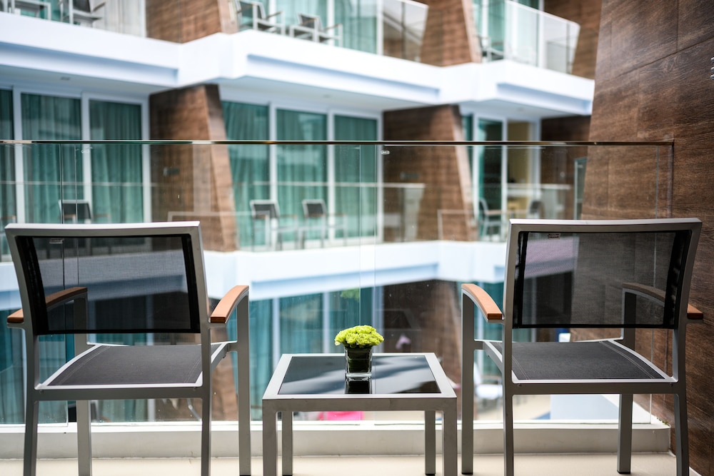 Photo - The Beachfront Hotel Phuket