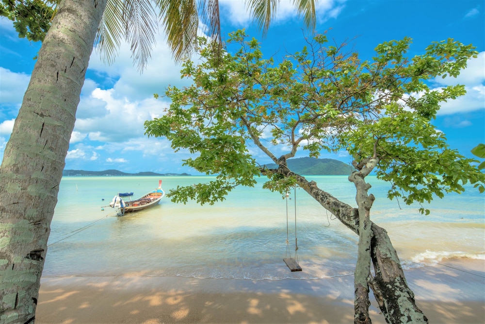Photo - The Beachfront Hotel Phuket