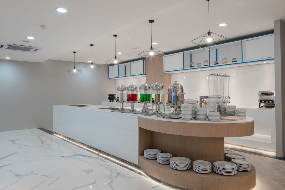 Photo - The Beachfront Hotel Phuket