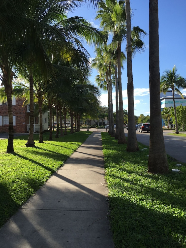 Key Biscayne Paradise Apt