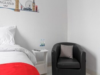 Reddoorz Plus Near Taman Rasuna Menteng Deals Reviews