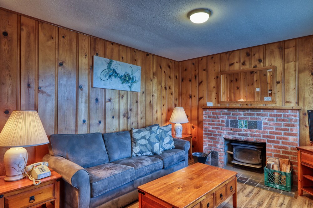 Dog Friendly Cabin W Wood Stove Beach Access Shared Hot Tub