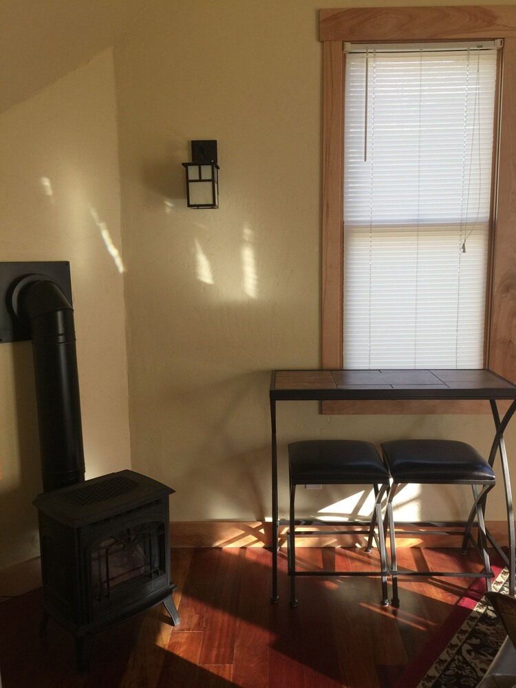 Lovely Old Town Carriage House in Quiet Neighborhood Fort Collins Vrbo