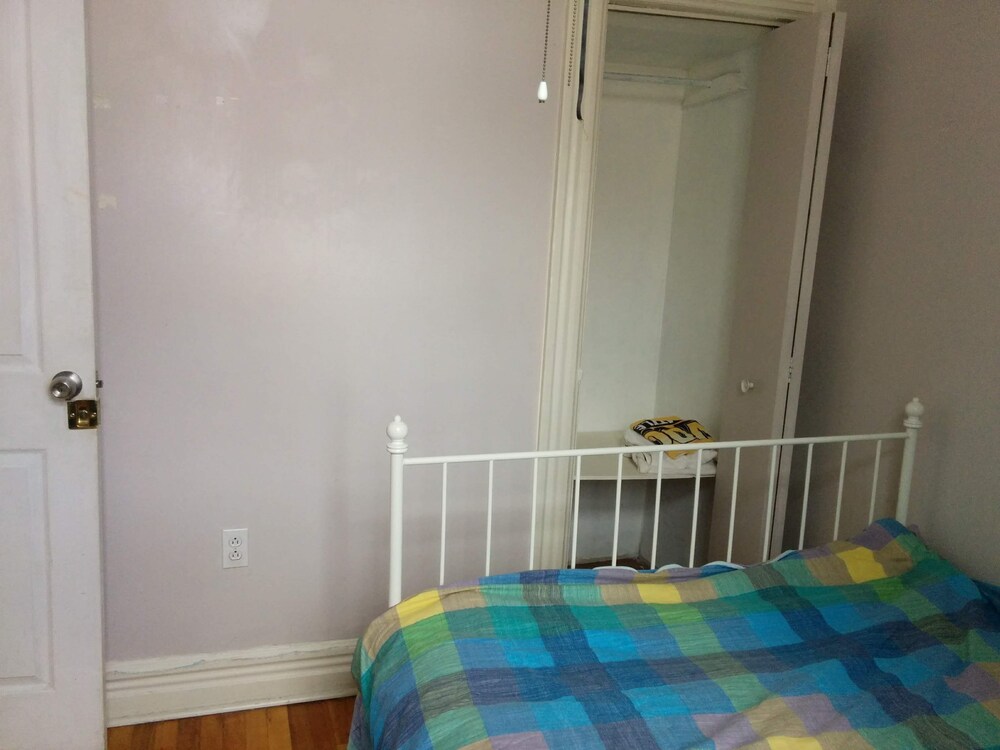 4 Bedrooms Apartment Walk 3 Minutes To Metro Monk Montreal