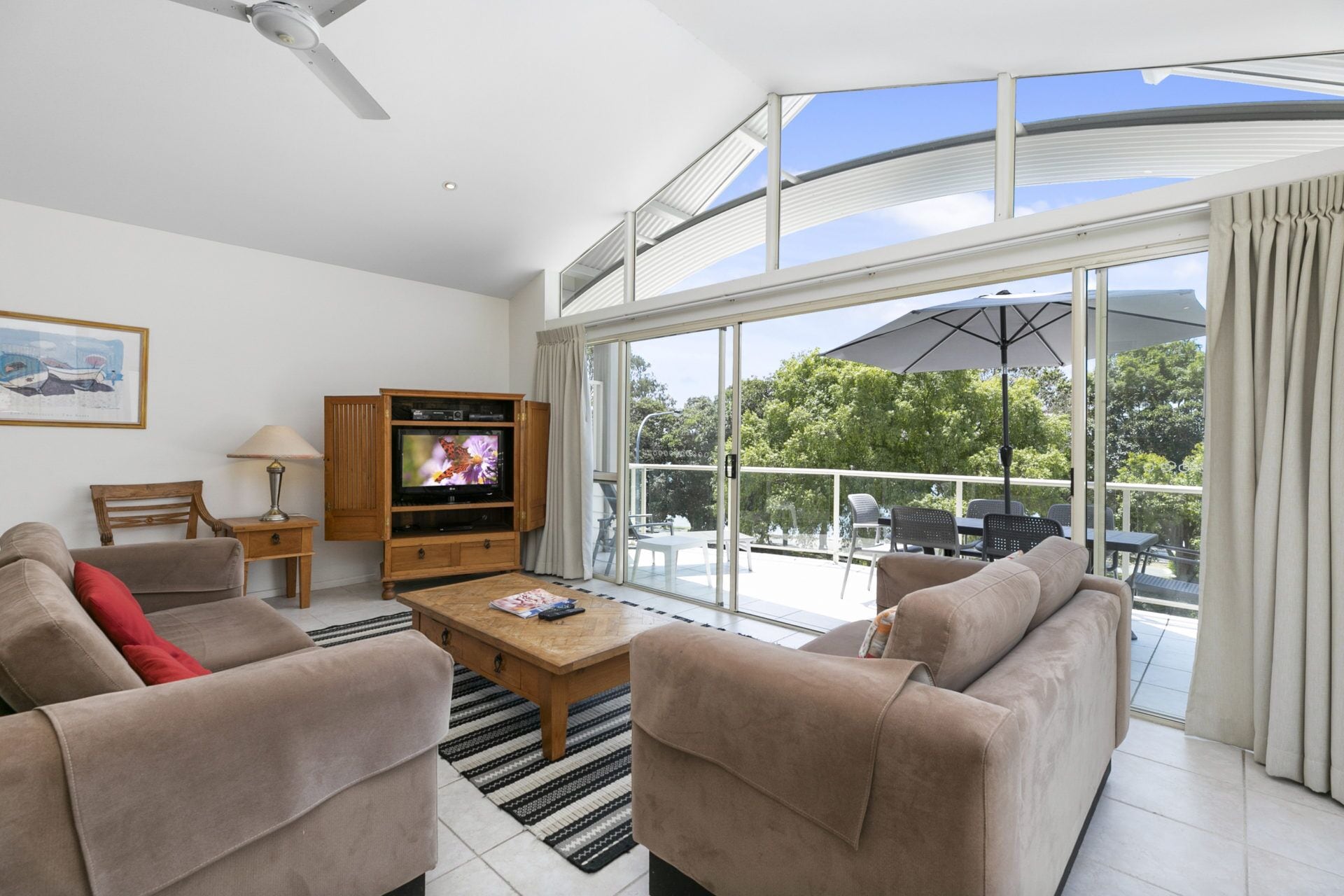 Beautiful North Facing River Views at Noosaville - Unit 4 Riverside 235 Gympie Tce