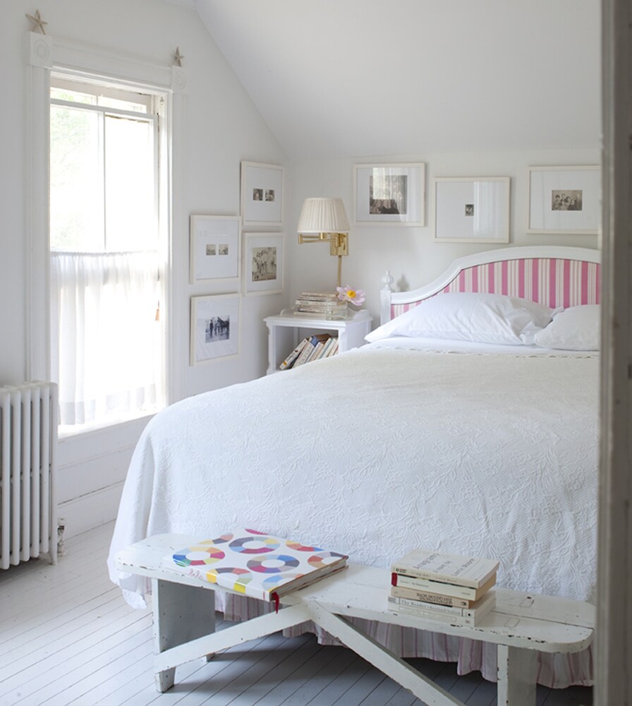 ENJOY THE HOLIDAYS AND THE WINTER SEASON IN BEAUTIFUL SAG HARBOUR Sag