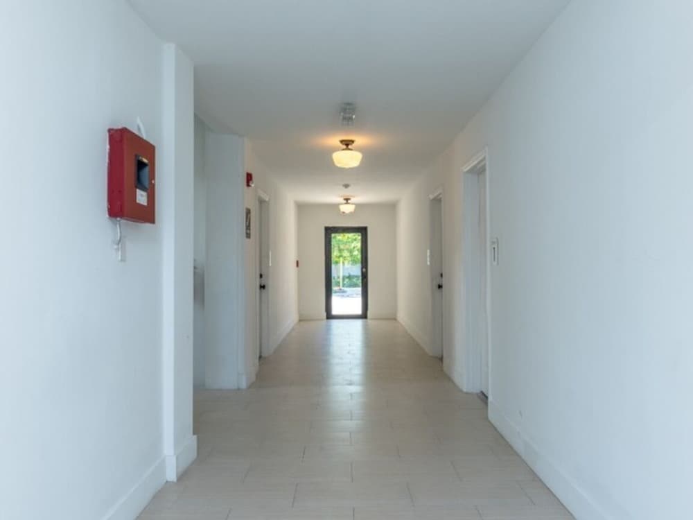 Bright and beautiful Apt in the heart of Miami !!