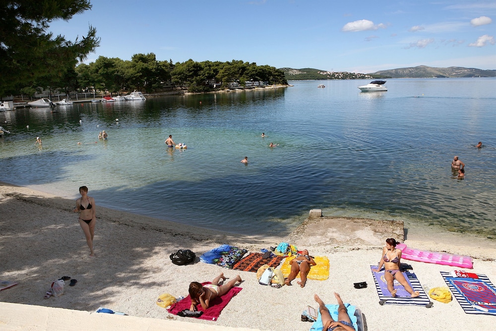 Hafen trogir beach