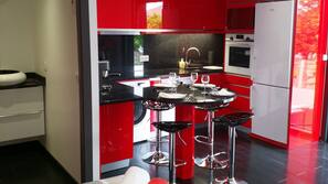 Réfrigérateur, micro-ondes, four, fourneau de cuisine