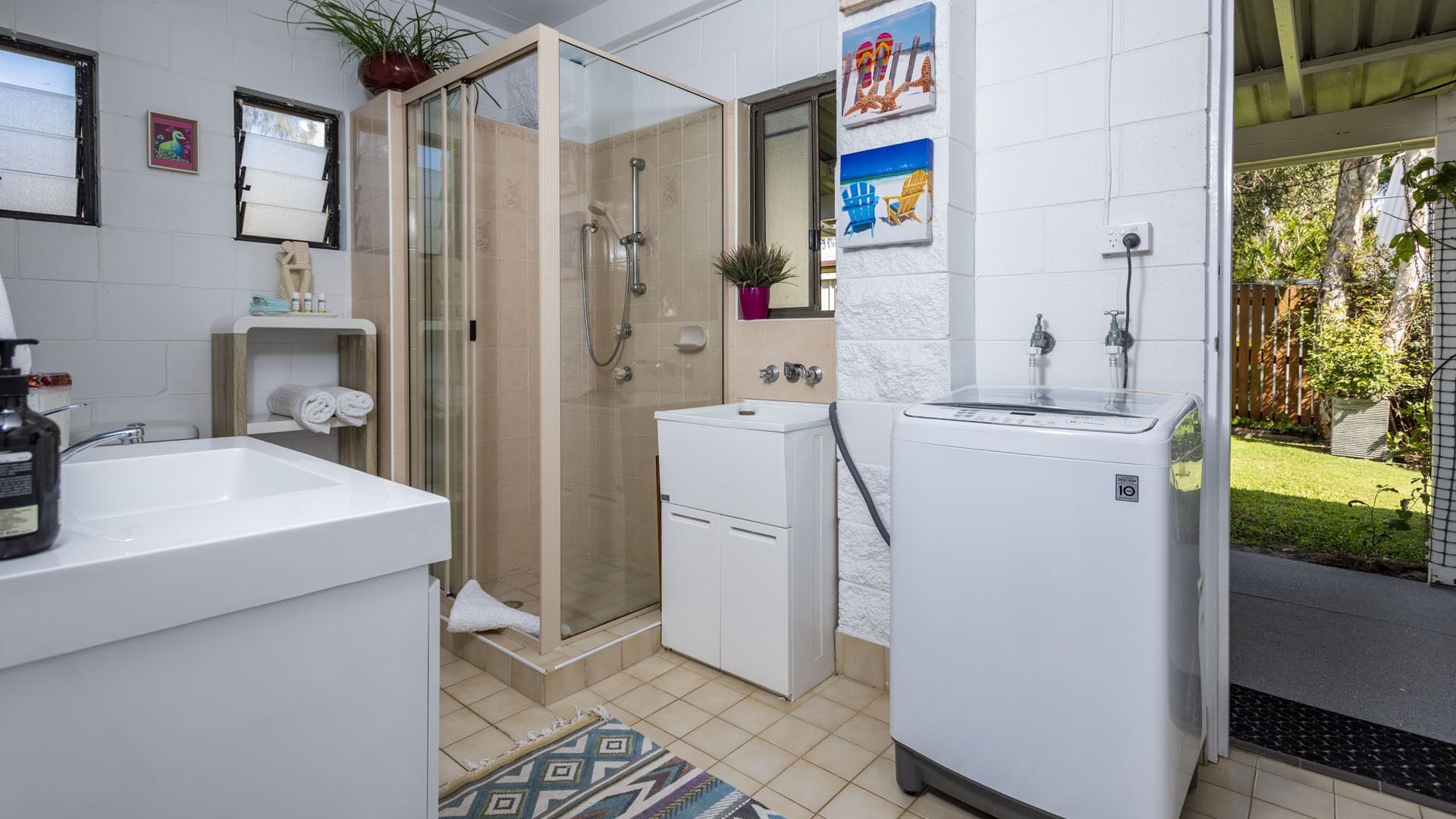 Beach Retreat Ideal for a Couple in Quiet Location Close to Town