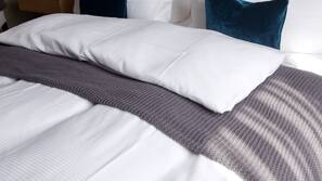 Zimmersafe, Schreibtisch, kostenpflichtige Babybetten, kostenloses WLAN