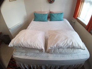 Standard Double Room (4) | Free WiFi