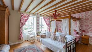 1 bedroom, premium bedding, individually decorated