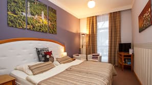 Desk, laptop workspace, iron/ironing board, free WiFi