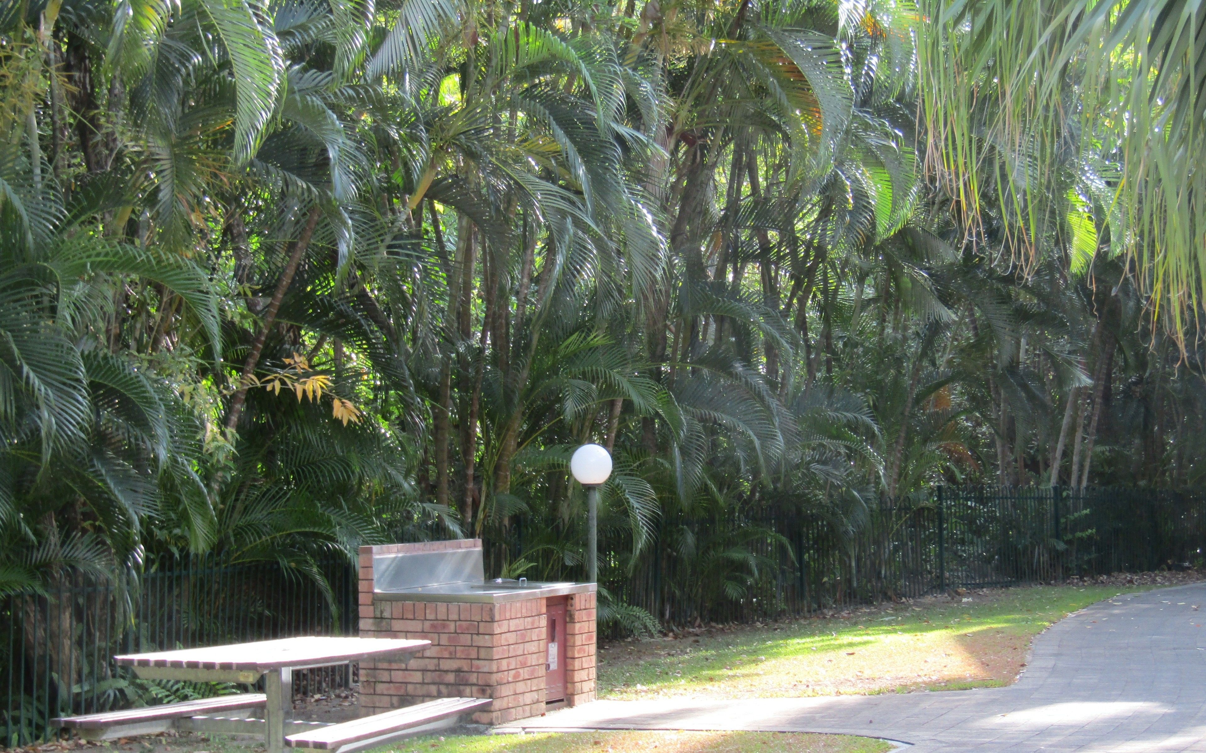 Palm Cove Resort Apartment - Free WiFi, Pools and Gym