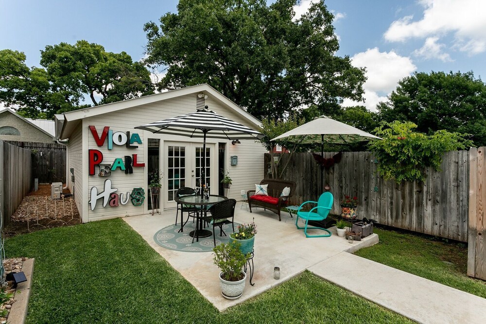 Viola Pearl Haus Cute Cozy Cottage In Fredericksburg Hotel