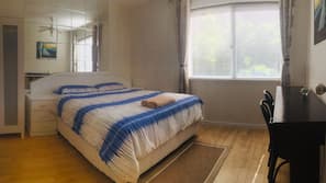2 bedrooms, free wired Internet, linens