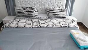1 chambre, fer et planche à repasser, Wi-Fi gratuit, draps fournis