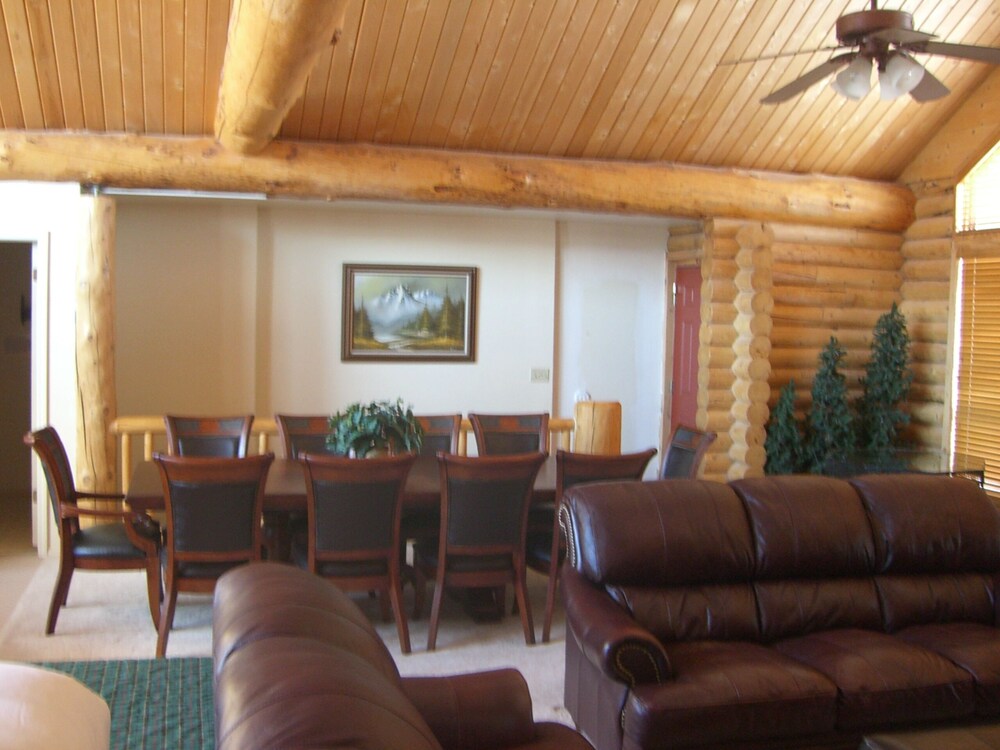 Bear Lake Lodge-Full Log Cabin w/ Gorgeous Views Of Bear Lake on 16 acres